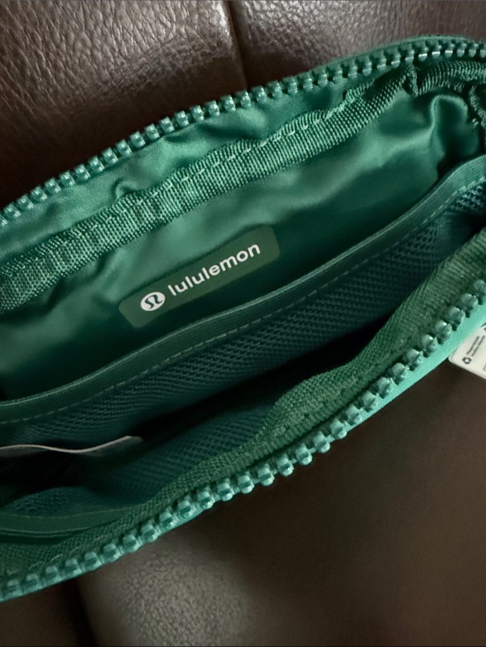 lululemon athletica NWT Everywhere Belt Bag, Teal, 1L - Picture 9 of 9